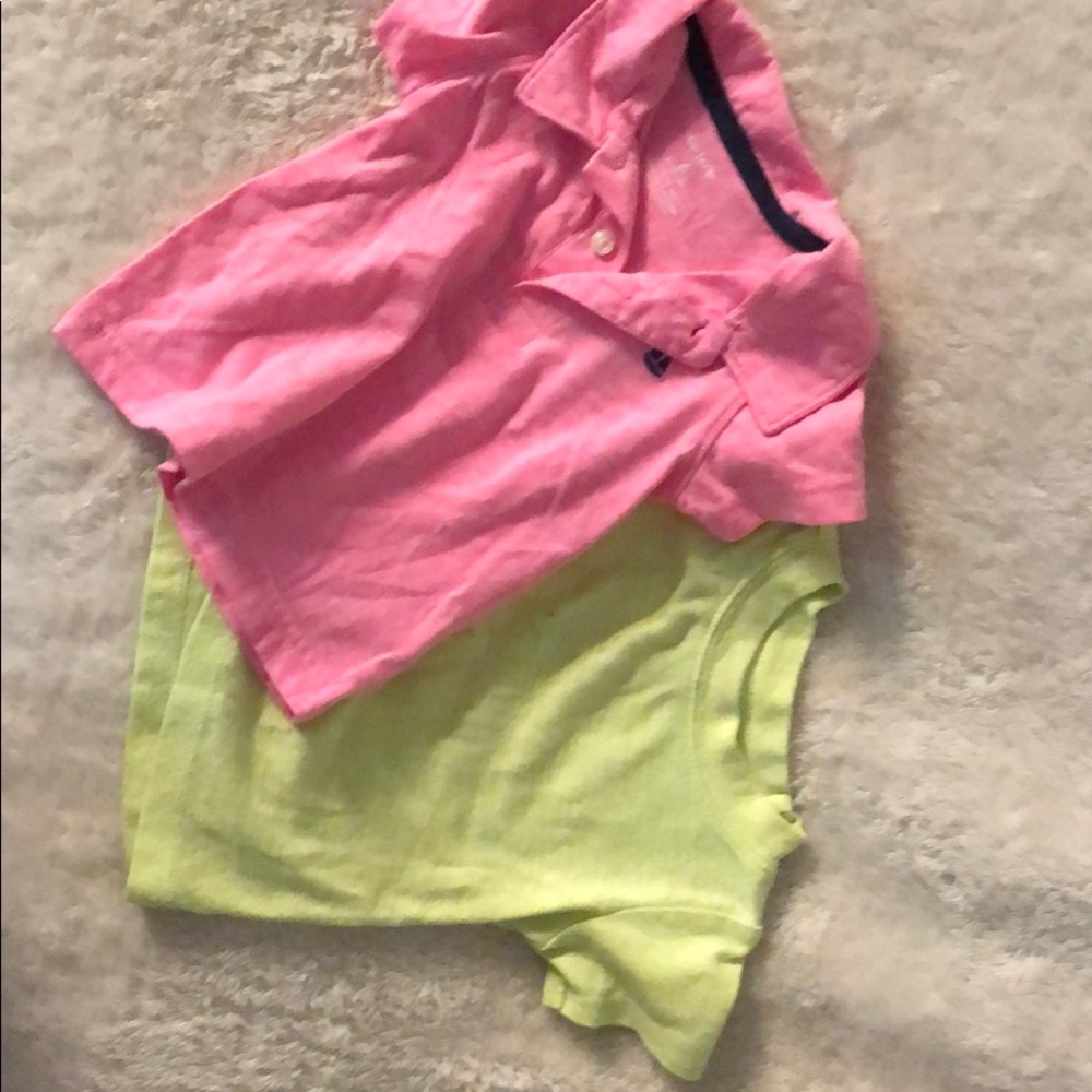 2 short sleeve shirts